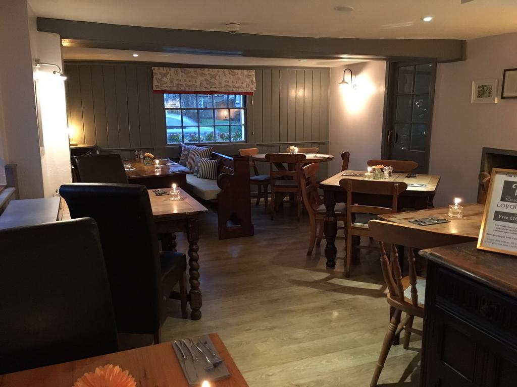 The Tollgate Inn 브래드포드온아본 외부 사진